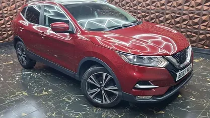 Red Used 2017 Nissan Qashqai N-Connecta SUV | £8,499 (Fair price)