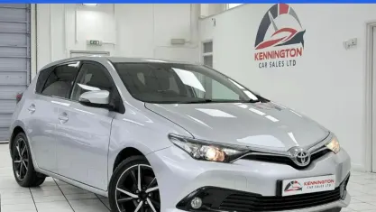 Used Toyota Auris Design 112 HP (82 kW) 2017 Silver Hatchback