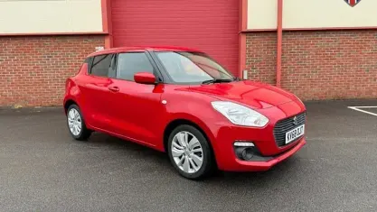 Używany Suzuki Swift SZ-T 111 KM (81 kW) 2018 Czerwony Hatchback