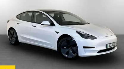 Used 2021 Tesla Model 3 Standard Range Sedan | £15,195 (Fair price)