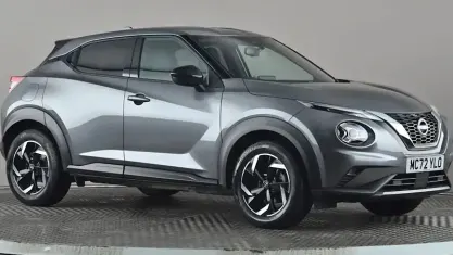 Używany Nissan Juke N-Connecta 114 KM (83 kW) 2023 Szary SUV
