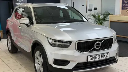 Used 2020 Volvo XC40 Momentum SUV | £12,200 (Fair price)