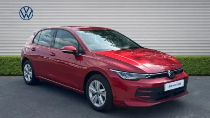 Used VW Golf VIII Life 116 HP (85 kW) 2025 Red Hatchback