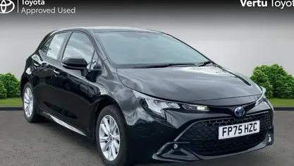 Used Toyota Corolla 196 HP (144 kW) 2025 Black Hatchback