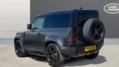 Used Land Rover Defender 75th Limited Edition 300 HP (220 kW) 2023 SUV