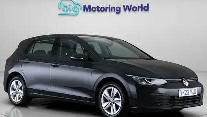 Begagnad VW Golf VIII Life 150 HK (110 kW) 2023 Grå Halvkombi