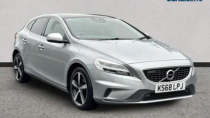 Used 2018 Volvo V40 R-Design Hatchback | £11,209 (Fair price)
