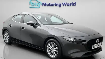 Usado Mazda 3 122 CV (89 kW) 2022 Gris Utilitario