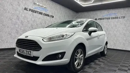 Used Ford Fiesta Zetec 101 HP (74 kW) 2015 White Hatchback