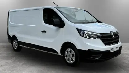 Used Renault Trafic 131 HP (96 kW) 2023 White MPV