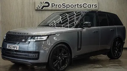 Used 2025 Land Rover Range Rover SE SUV | £71,000 (Super price)