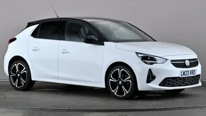 Used Vauxhall Corsa Ultimate 101 HP (74 kW) 2023 White Hatchback