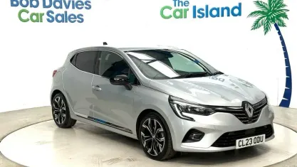 Used Renault Clio Techno 145 HP (106 kW) 2023 Silver Hatchback