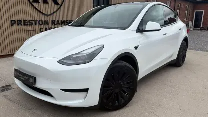 Used Tesla Model Y Standard Range 219 kW (299 HP) 2024 White SUV