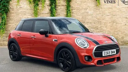 Used Mini Cooper Hatch 136 HP (100 kW) 2019 Orange Hatchback