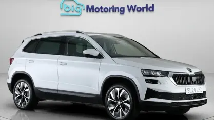 Begagnad Skoda Karoq SE L 150 HK (110 kW) 2024 Vit SUV