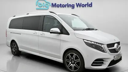 Used Mercedes V300 AMG line 237 HP (174 kW) 2023 White MPV