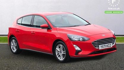 Begagnad Ford Focus Zetec 125 HK (91 kW) 2021 Röd Halvkombi
