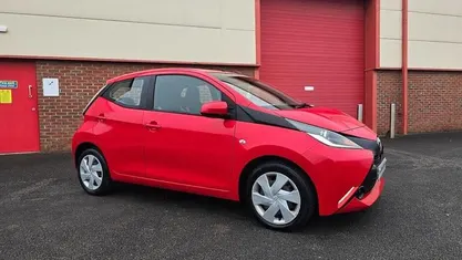 Used Toyota Aygo X-play 69 HP (50 kW) 2018 Hatchback