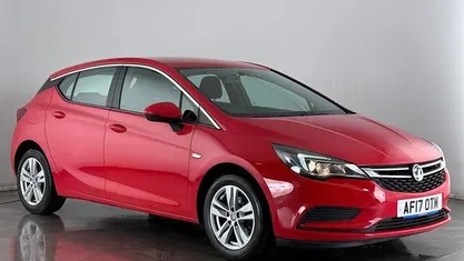 Red Used 2017 Vauxhall Astra Design Edition Hatchback | £5,100 (Fair price)