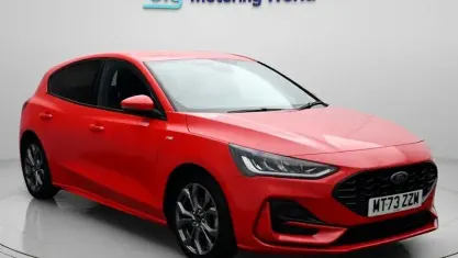 Used Ford Focus ST-Line 125 HP (91 kW) 2023 Red Hatchback