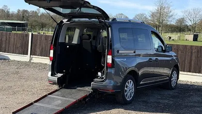 Used Ford Tourneo Titanium 122 HP (89 kW) 2024 Estate