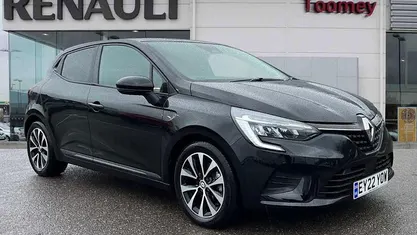 Black Used 2022 Renault Clio V Iconic Hatchback | £12,995 (Fair price)