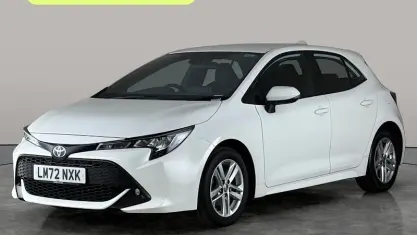 Used Toyota Corolla 140 HP (102 kW) 2022 White Hatchback