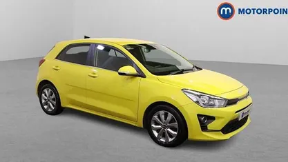 Used Kia Rio 120 HP (88 kW) 2021 Yellow Hatchback