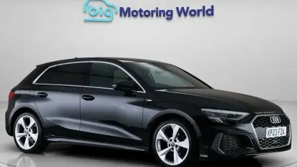 Second-hand Audi A3 Sportback S-Line 150 CP (110 kW) 2023 Negru Hatchback