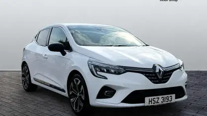 Used Renault Clio Techno 143 HP (105 kW) 2025 White Hatchback