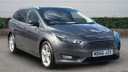 Used Ford Focus Zetec 120 HP (88 kW) 2016 Grey Estate