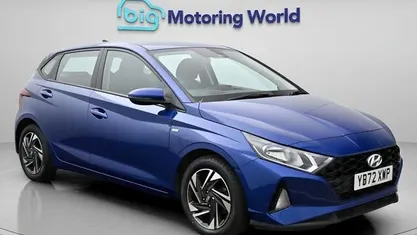 Begagnad Hyundai i20 SE 101 HK (74 kW) 2023 Blå Halvkombi