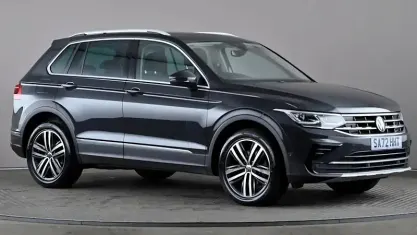 Usado VW Tiguan Elegance 245 CV (180 kW) 2022 Gris SUV