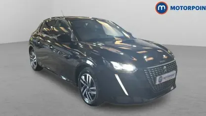 Używany Peugeot 208 Allure+ 131 KM (96 kW) 2023 Czarny Hatchback
