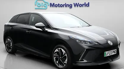 Begagnad MG MG4 EV Trophy 150 kW (204 HK) 2025 Halvkombi