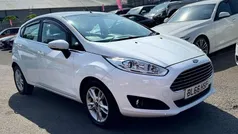 White Used 2016 Ford Fiesta Zetec Hatchback | £5,800 (Fair price)