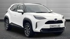 Pure white Used 2023 Toyota Yaris Cross Design SUV | £20,991 (Fair price)