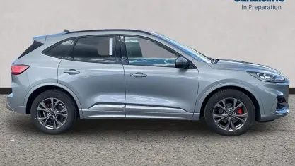 Second-hand Ford Kuga ST-Line 190 CP (139 kW) 2022 Argintiu SUV