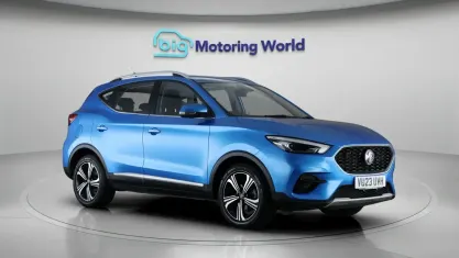 Käytetty MG ZS Excite 106 HP (77 kW) 2023 Sininen Katumaasturi