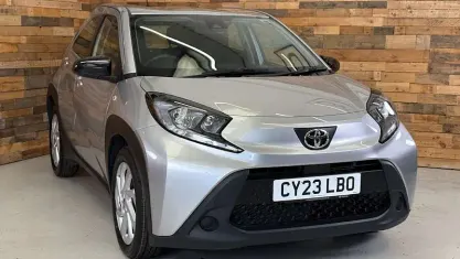 Used Toyota Aygo X PURE 72 HP (52 kW) 2023 Silver SUV
