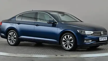 Used VW Passat SEL 150 HP (110 kW) 2020 Blue Sedan