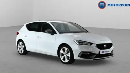 Używany Seat Leon FR 110 KM (80 kW) 2023 Biały Hatchback