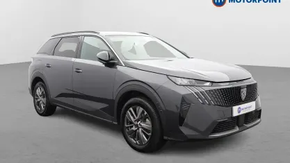 Usado Peugeot 5008 Allure 145 HP (106 kW) 2025 Cinzento SUV