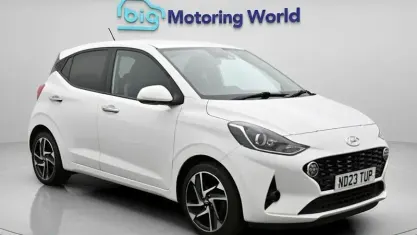 Used Hyundai i10 Premium 67 HP (49 kW) 2023 White Hatchback