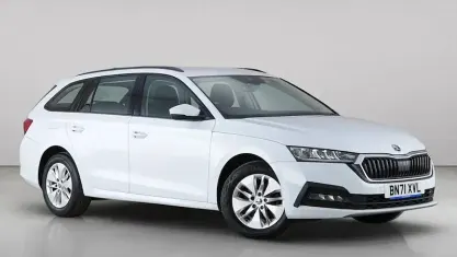 Used Skoda Octavia SE Technology 116 HP (85 kW) 2021 White Estate