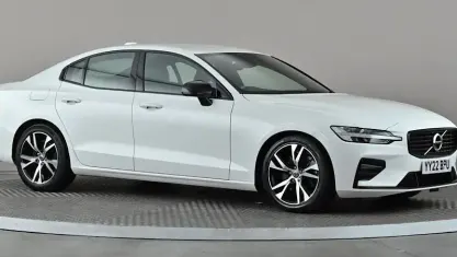 Used Volvo S60 R-Design 250 HP (183 kW) 2021 White Sedan