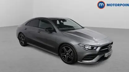 Usado Mercedes CLA180 Executive 136 HP (100 kW) 2022 Cinzento Sedan