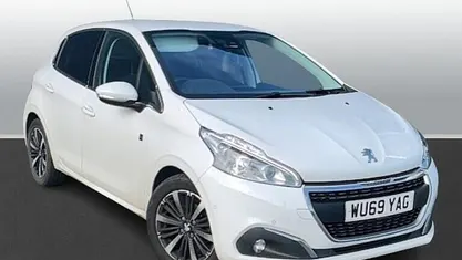 Used Peugeot 208 82 HP (60 kW) 2019 Hatchback