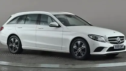 Used Mercedes C200 184 HP (135 kW) 2019 White Estate